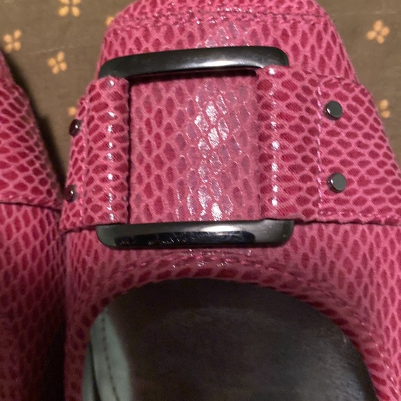 New without Tags. Jessica Flats in Faux Pink Snakeskin, Gunmetal Trim Size 10M. - Picture 5 of 6